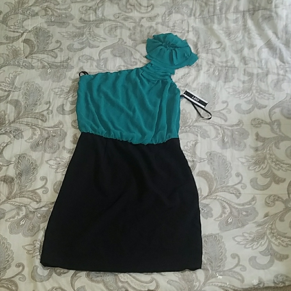 One shoulder dress